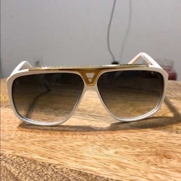 Louis Vuitton Sunglasses - Picture 2 of 4